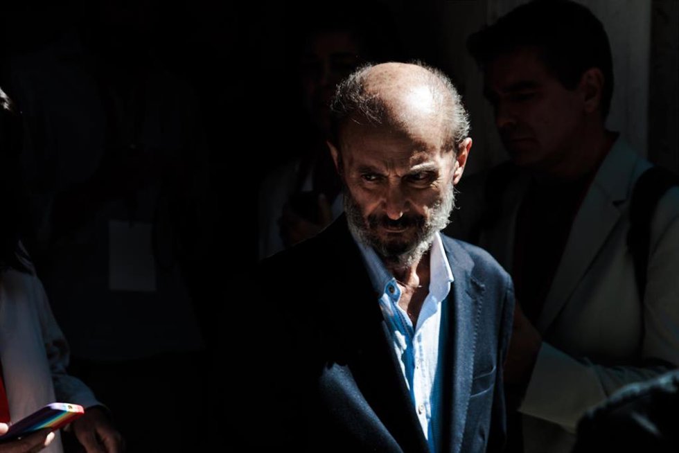 Archivo - El expresidente del Ejecutivo aragonés, Javier Lambán, a su salida de la reunión del Comité Federal del PSOE, en la sede federal del PSOE, a 7 de septiembre de 2024, en Madrid (España). Sánchez ha presidido hoy la reunión del Comité Federal de