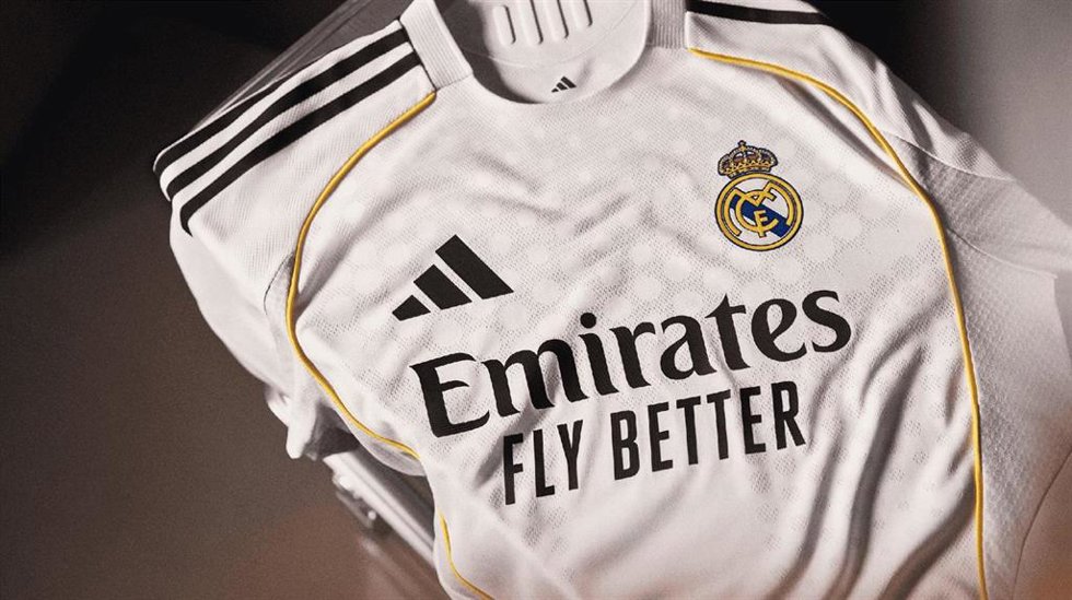 Imagen de la camiseta de local del Real Madrid para la temporada 25-26