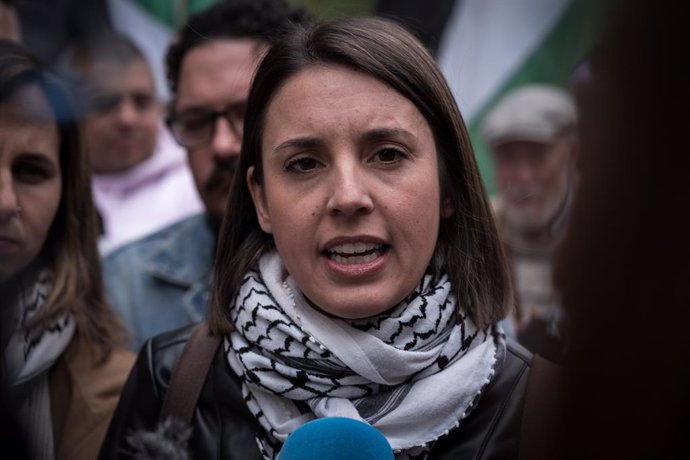 La eurodiputada de Podemos, Irene Montero, durante la manifestación en conmemoración de la Nakba, a 15 de mayo de 2025, en Madrid (España).