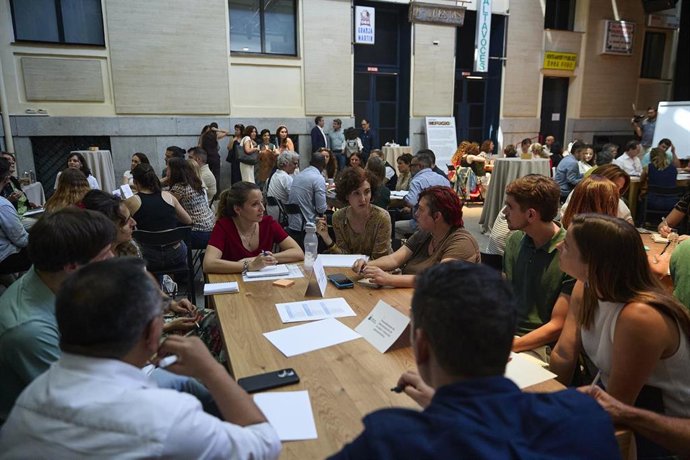 Canarias recaba aportaciones de las ONGs en el abordaje de la integración social de menores migrantes en sus traslados