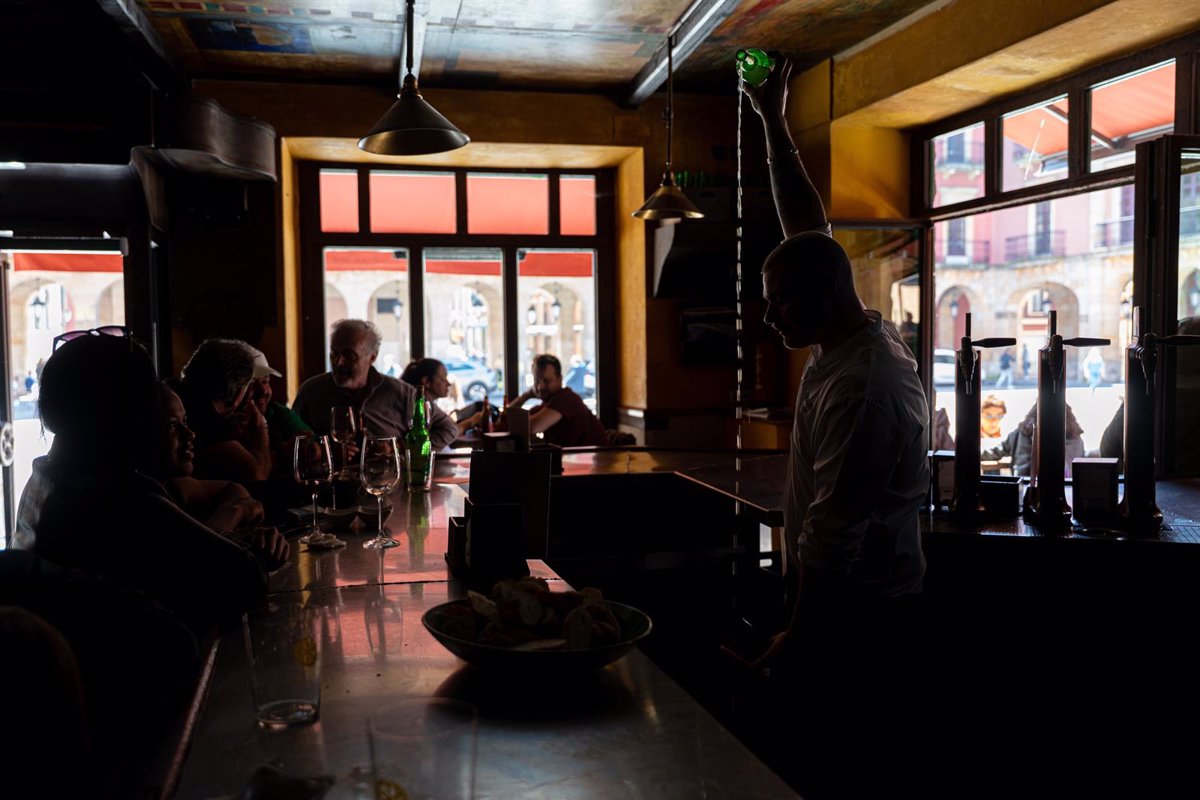 Más de 3 millones de españoles viven en municipios que no tienen ningún bar de copas ni discoteca