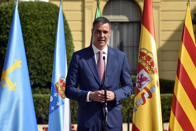 O Presidente do Governo, Pedro Sánchez, faz uma declaração institucional durante a 28ª Conferência de Presidentes, no Palau de Pedralbes em Barcelona, em 6 de junho de 2025, em Barcelona, Catalunha (Espanha). A conferência abordará os seguintes temas