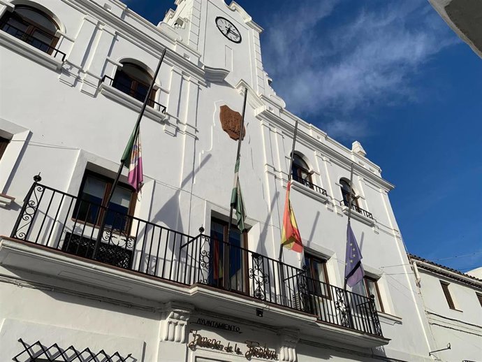 Archivo - Fachada del Ayuntamiento de Jimena de la Frontera (Cádiz).