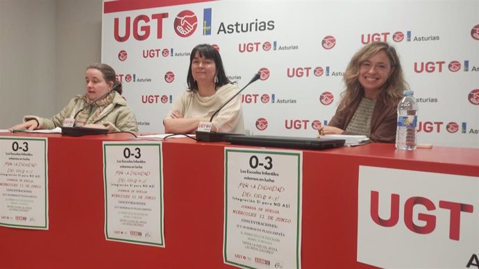 Las representantes sindicales de las Escuelas de cero a tres Laura González (CSIF); Laura Pérez (UGT) y Tania Alonso (CCOO), en rueda de prensa.