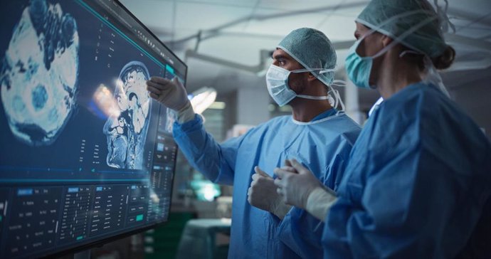 Archivo - Investigadores españoles diseñan con IA una nueva molécula con "potencial" para tratar el Alzheimer y el cáncer.