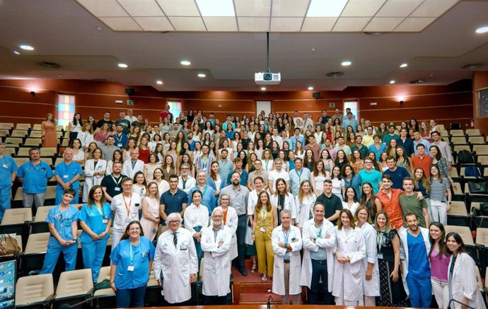 El Virgen del Rocío da la bienvenida a los 152 residentes que se incorporan este viernes.