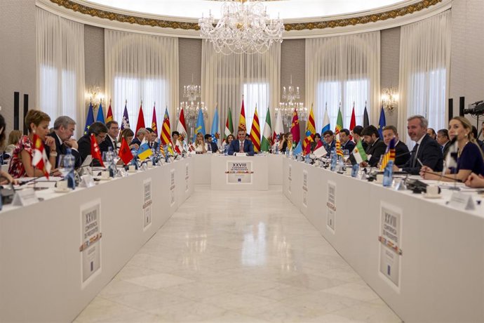 El presidente del Gobierno, Pedro Sánchez, preside la XXVIII Conferencia de Presidentes, en Palau de Pedralbes de Barcelona, a 6 de junio de 2025, en Barcelona, Catalunya (España). Durante la conferencia se abordarán los 16 puntos de la agenda, ampliada t