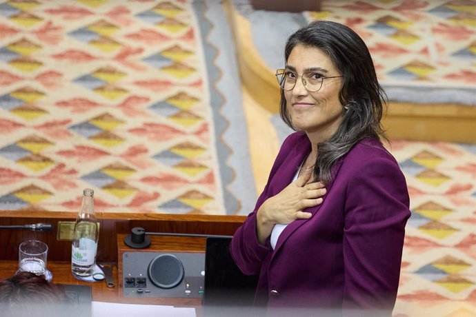 La portavoz de Más Madrid en la Asamblea, Manuela Bergerot, durante una sesión plenaria en la Asamblea de Madrid, a 5 de junio de 2025, en Madrid (España). Los menores extranjeros no acompañados, las residencias de mayores en la pandemia del Covid-19 y la