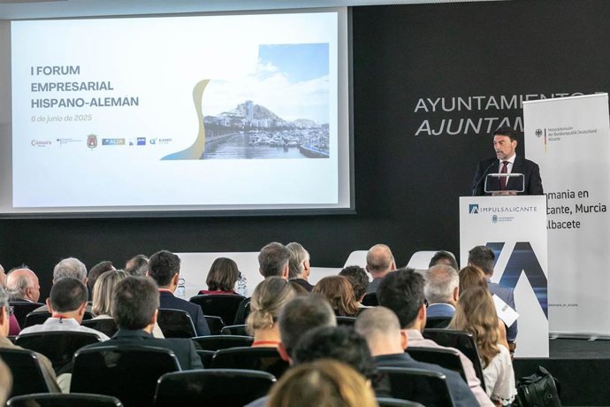 El alcalde de Alicante, Luis Barcala, en el primer foro empresarial hispano-alemán