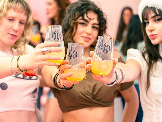 Royal Bliss nos propone los planes más divertidos y especiales para sobrellevar la semana con una combinación única de arte, música, y creatividad