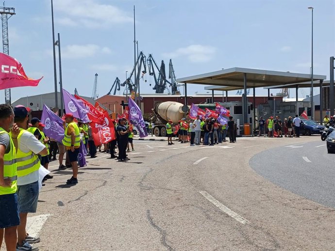 Protesta por el ERE en Fertiberia