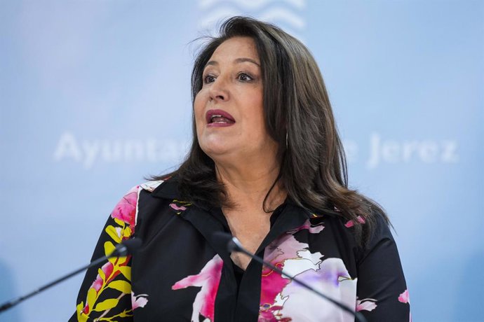 Archivo - La EuroDiputada popular, Carmen Crespo, durante la reunión para abordar las políticas arancelarias de Estados Unidos en el Ayuntamiento de Jerez de la Frontera, a 11 de abril de 2025 en Cádiz (Andalucía, España). La alcaldesa de Jerez de la Fron