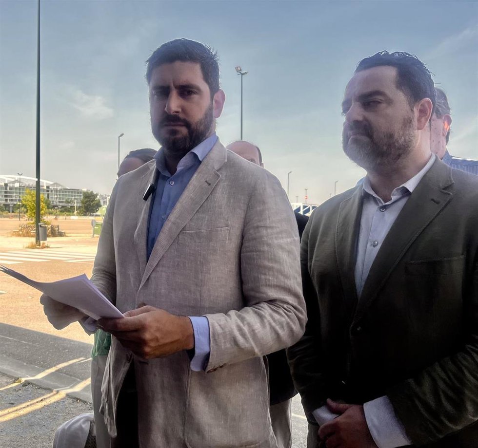 El portavoz de Vox en las Cortes de Aragón, Alejandro Nolasco, atiende a los medios de comunicación para hablar de la 'Fiesta del Cordero'.