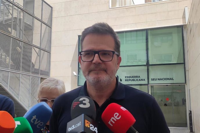 El portavoz adjunto y vicesecretario de Comunicación de ERC, Isaac Albert, en declaraciones.