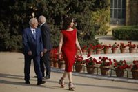 Ayuso no vol que li faci dos petons una persona que li diu "assassina": "No és respecte, és hipocresia"