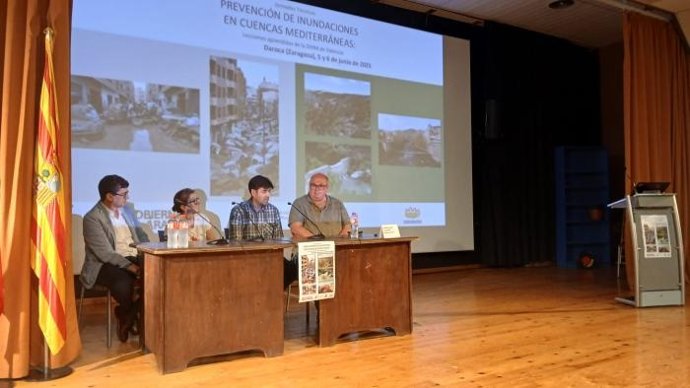 Uno de los coloquios con los ponentes celebrado en el marco de las jornadas técnicas sobre prevención de inundaciones en cuencas mediterráneas