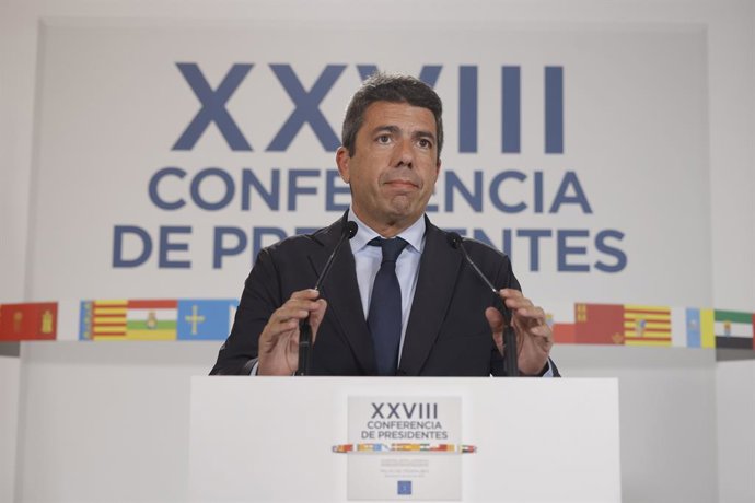 El president de la Generalitat Valenciana, Carlos Mazón, oferix declaracions als mitjans posterior a la XXVIII Conferència de Presidents