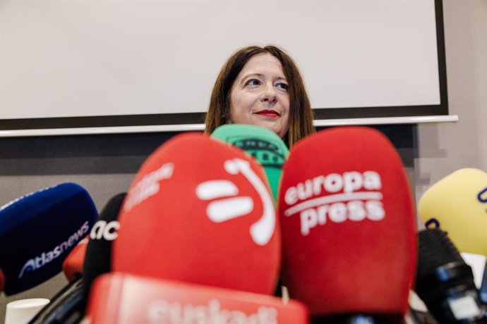 La exmilitante socialista Leire Díez durante una rueda de prensa.