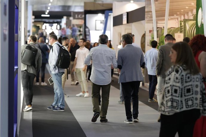 Pasillos de la Feria del Mueble Yecla