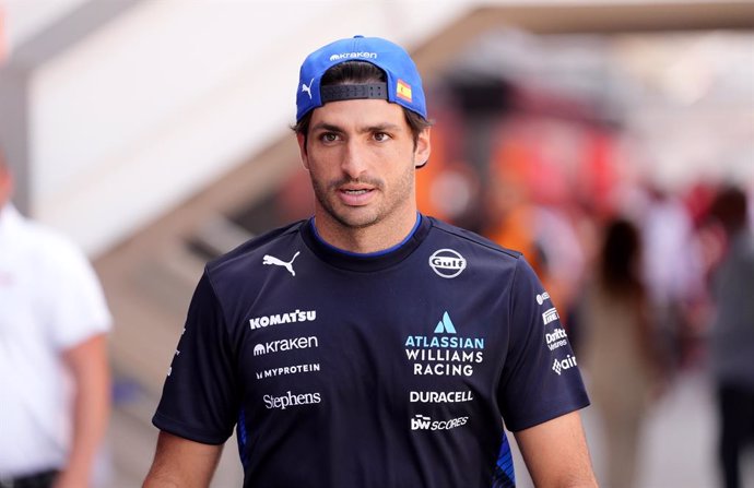 01 June 2025, Spain, Barcelona: Spanish Formula One driver Carlos Sainz Jr. of the Williams' team arrives at the Circuit de Barcelona-Catalunya for the Formula One Spanish Grand Prix. Photo: Bradley Collyer/PA Wire/dpa