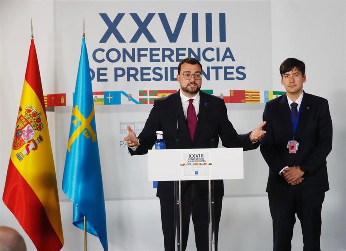 Rueda de prensa del presidente asturiano, Adrián Barbón, al término de la Conferencia de Presidentes.
