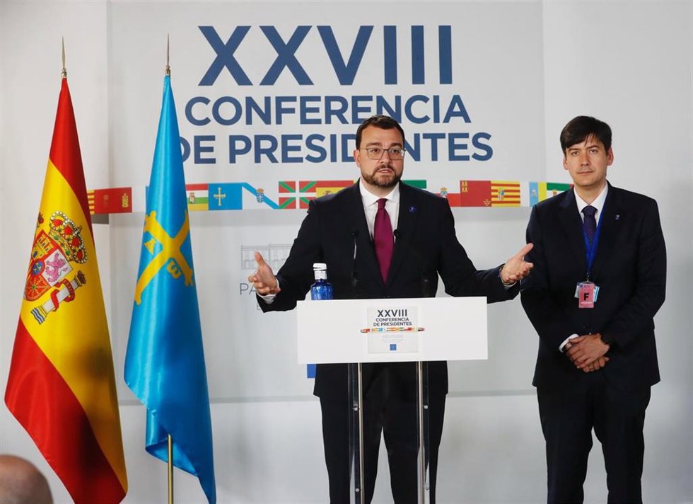 Rueda de prensa del presidente asturiano, Adrián Barbón, al término de la Conferencia de Presidentes.