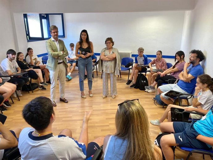 (Desde Izda.) Copé, Arcos Y Sánchez, En El Encuentro De Mediación Escolar.