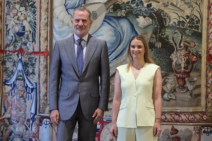 Archivo - El Rey Felipe VI recibe a la presidenta de las Islas Baleares, Margalida Prohens, en el Palacio de la Almudaina, a 24 de julio de 2024, en Palma de Mallorca, Mallorca, Baleares (España).