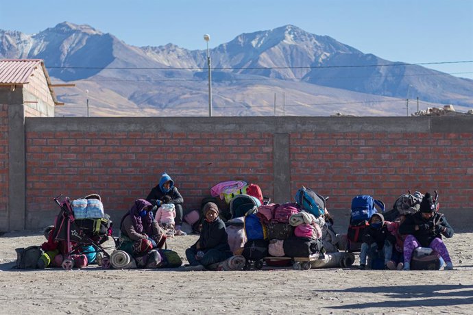 Archivo - Arquivo - Imagem de arquivo de um grupo de migrantes no Chile.
