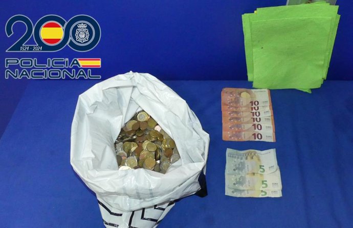 Detenido tras llevarse los cajones con billetes y monedas de la máquina de un bar en Salamanca