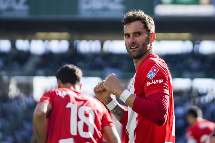 Archivo - Leo Baptistao of UD Almeria celebrates a goal during the Spanish league, LaLiga Hypermotion, football match played between Cordoba CF and UD Almeria at Nuevo Arcangel stadium on January 12, 2025, in Cordoba, Spain.