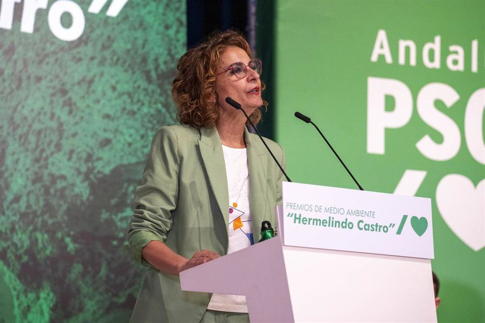 La secretaria general del PSOE-A, María Jesús Montero, preside la entrega de los Premios de Medio Ambiente Hermelindo Castro. (Foto de archivo).