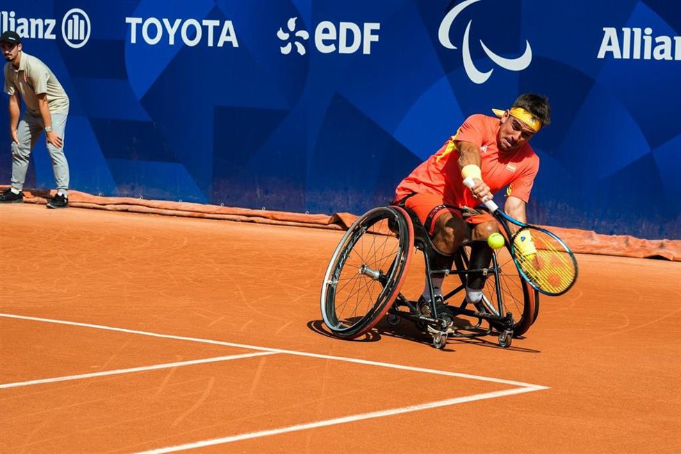Archivo - El tenista español Martín de la Puente durante los Juegos Paralímpicos de París