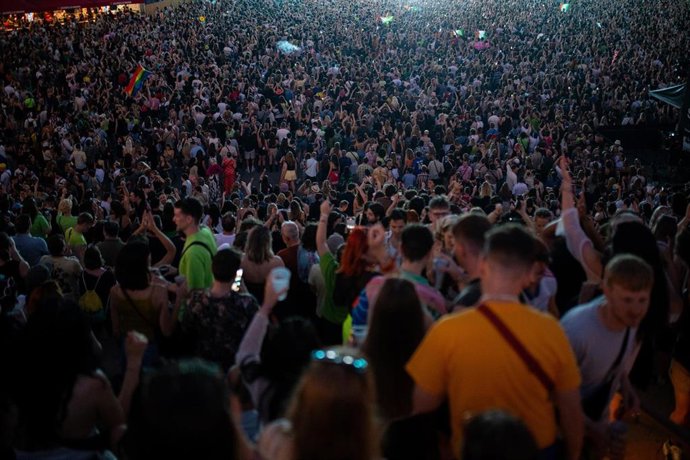 Cientos de personas durante el Primavera Sound, en el Parc del Fòrum, a 5 de junio de 2025, en Barcelona