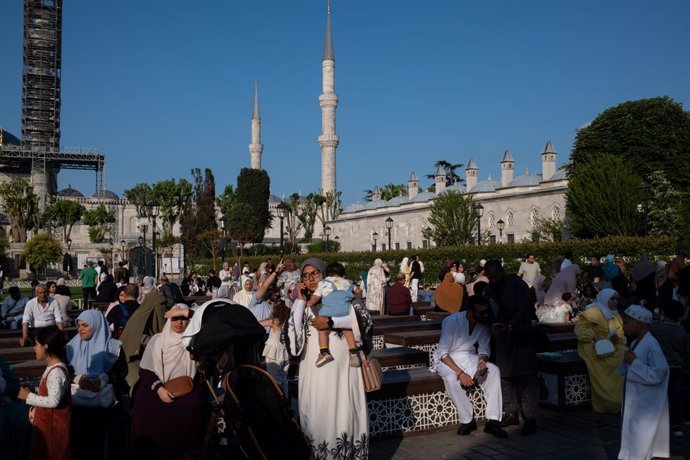 June 6, 2025, Istanbul, Turkey: People gathered in Sultanahmet Square after prayers. People gathered at the Hagia Sophia mosque for Eid al-Adha prayers. The crowd that did not fit in Hagia Sophia prayed in front of the mosque.