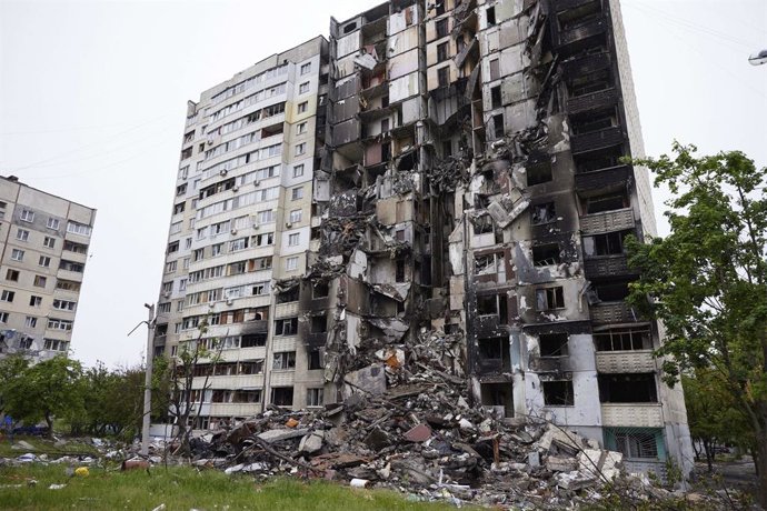 Archivo - Arquivo - 29 de maio de 2022, Kharkiv, região de Kharkiv, Ucrânia: Prédios de apartamentos residenciais no distrito de Saltivka destruídos pelas forças russas durante a batalha por Kharkiv, em 29 de maio de 2022, na região de Kharkiv, Ucrânia. P