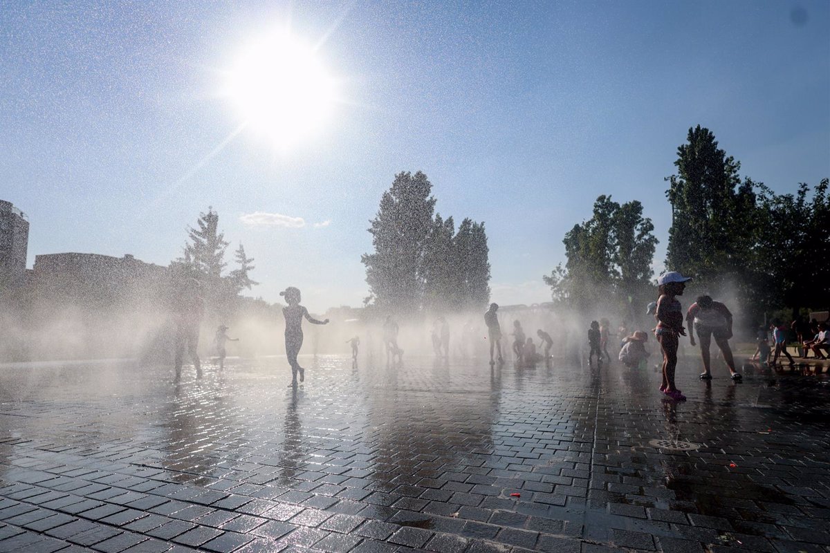 Las altas temperaturas pondrán este sábado en aviso a seis provincias, cuatro en Andalucía