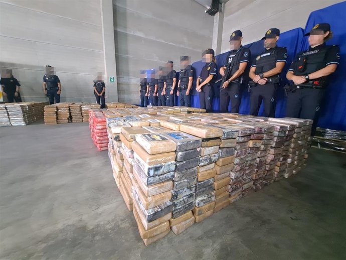 Archivo - Paquetes de cocaína intervenidos en el Puerto de Algeciras (Cádiz) en un golpe histórico al narcotráfico en España
