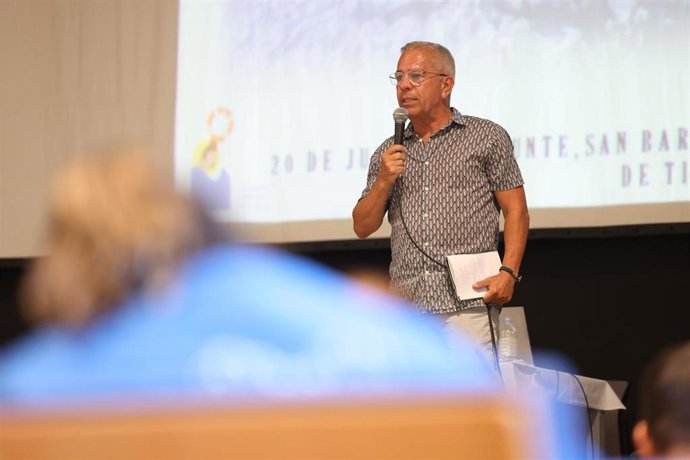 Archivo - El presidente de la Asociación ‘Canarias, 1500 Km de Costa’, Sebastián Quintana