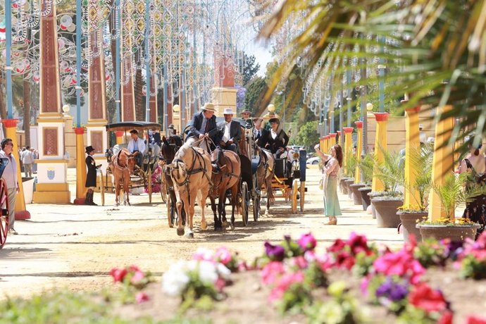 Detalle del ambiente del Real de la Feria de Jerez celebrada en el mes de mayo.