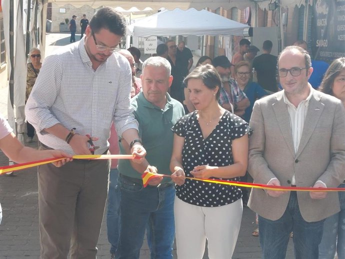 El diputado provincial Francisco Javier Lozano, en la inauguración de la VII Feria de la Trashumancia, Cultura y Costumbres de Santiago-Pontones.