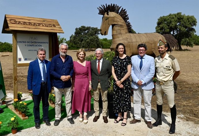 Inauguración del nuevo recorrido de cross realizado en la parcela 'Galopadero' del Cortijo de Garrapilos de Jerez.