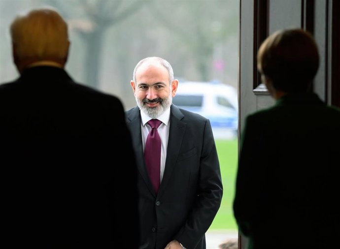 Archivo - El primer ministro de Armenia, Nikol Pashinián