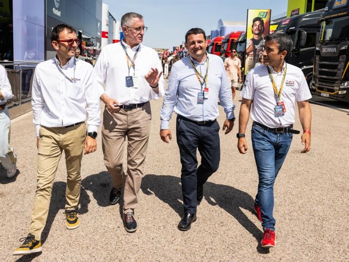 Panadés, Blasco, Estevan y Daniel Urquizu, gerente de Technopark, en el circuito.