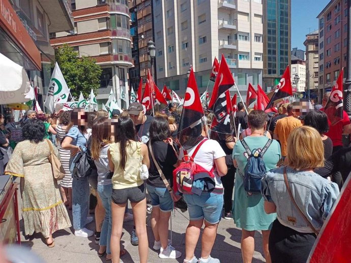 Nueva concentración en Ponferrada (León) en defensa de los trabajadores de Teleperformance