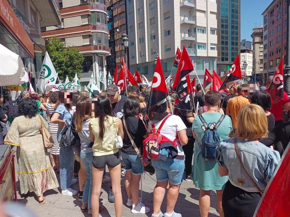 Nueva concentración en Ponferrada (León) en defensa de los trabajadores de Teleperformance