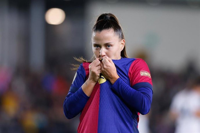 Archivo - Claudia Pina celebra un gol con el FC Barcelona.