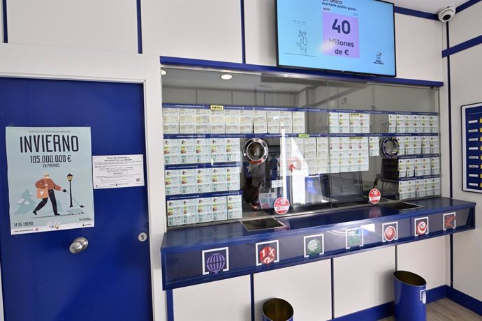 Archivo - Administración de Loterías ubicada en el número 9 de la Calle Virgen de la Capilla 9 de Jaén, donde se ha vendido parte del segundo premio de la Lotería del Niño 2023 con el número 72289.