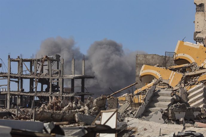 May 19, 2025, Jabalia, Gaza Strip, Palestinian Territory: Smoke rises from the site of an Israeli strike in eastern Jabalia in the northern Gaza Strip on May 19, 2025. Prime Minister Benjamin Netanyahu said on May 19 that Israel will ''take control'' of t