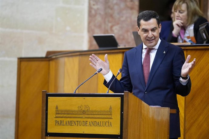 Archivo - El presidente de la Junta de Andalucía, Juanma Moreno, durante su intervención en el Debate sobre el estado de la Comunidad, celebrado el 11 de diciembre de 2024.